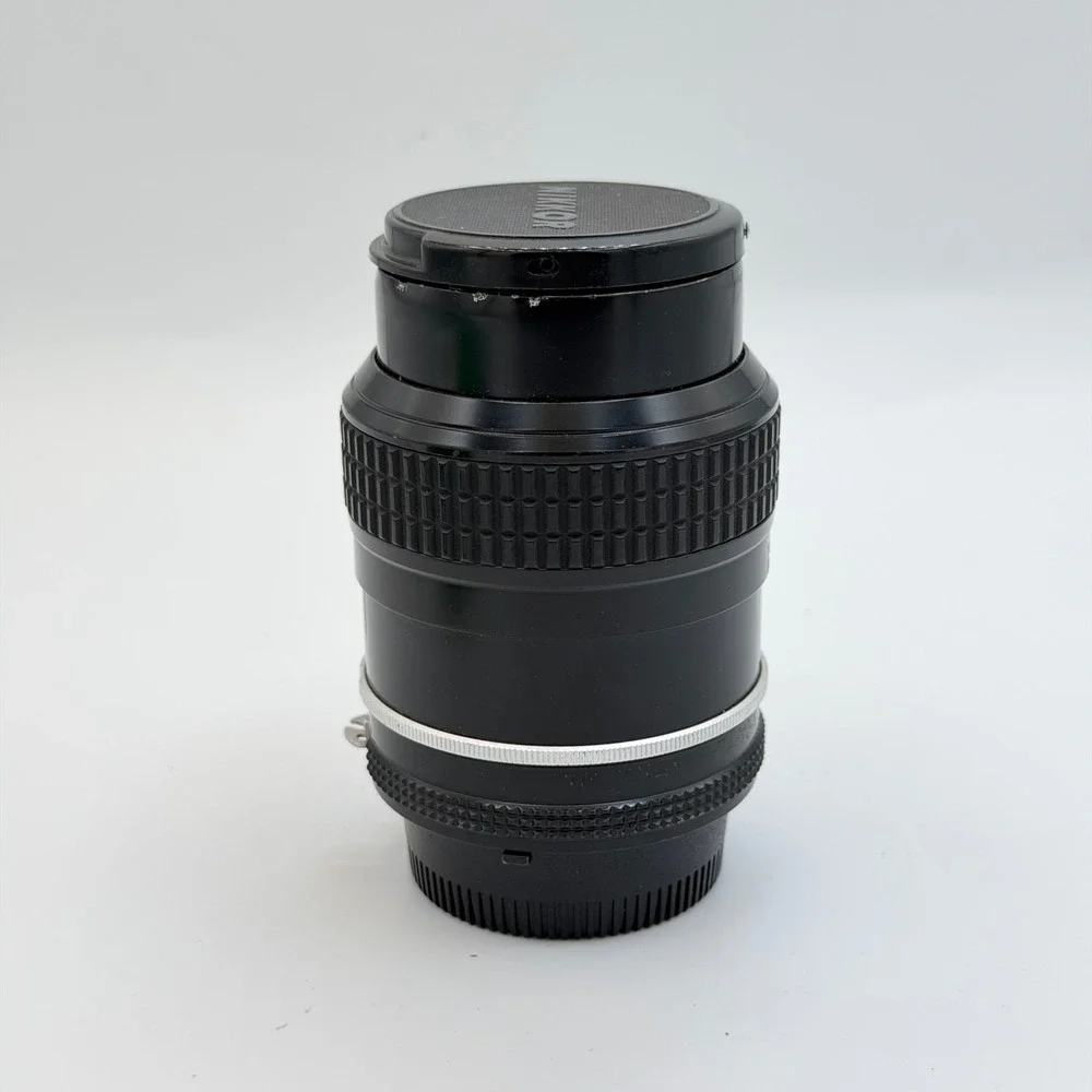 Nikon Nikkor 105mm f2.5 AI Manual Focus Portrait Lens F-Mount W/ Caps 812719